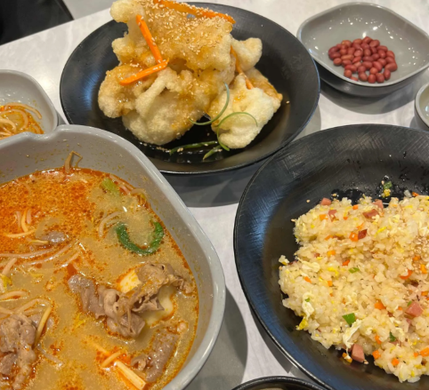 マーラータンとクォバロウ、チャーハンの写真