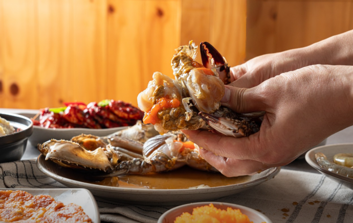 ホンイッケジャン 弘大本店のぎっしり詰まったケジャの